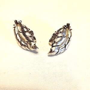 Vintage Trifari Silver Feather Clip On Earrings from 1955-1969